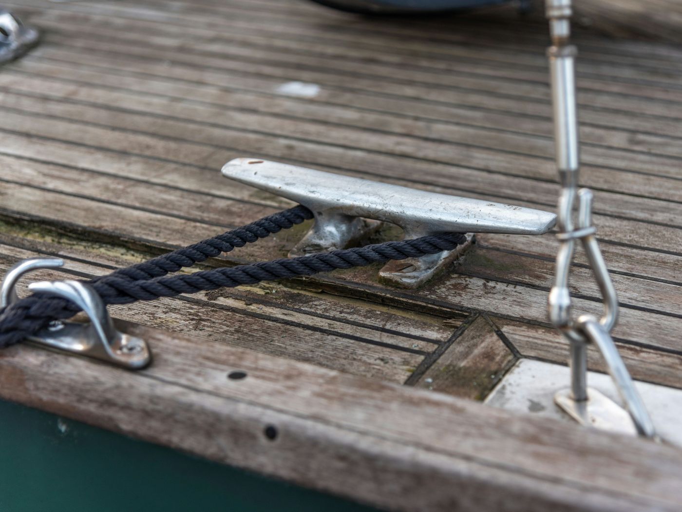 INGENIÖR TALKS Ep.29: Rostfri hårdvara på aluminium—isolering, fästanordningar och våta gränssnitt